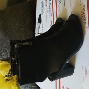 Women’s Peep toe heels with a front zipper